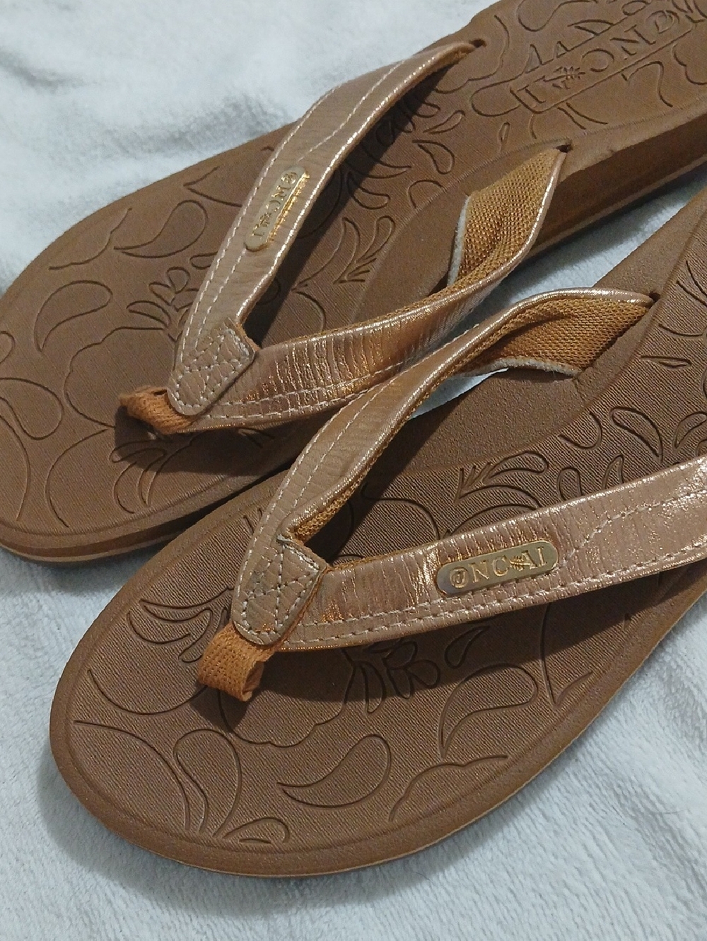 Women's Brown/Tan Casual Flip Flop Sandals with Metallic Trim